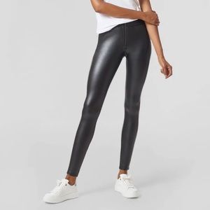 Hue Studio High Rise Zip Front coated Faux Leather Leggings Black Sz XXL P51